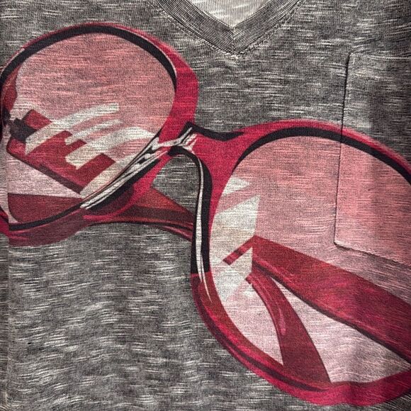 V-neck packet t-shirt - Picture 9 of 12